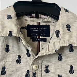 Denim & Flower Ricky Singh Pineapple Print -Slim Fit –Short Sleeve- size Small